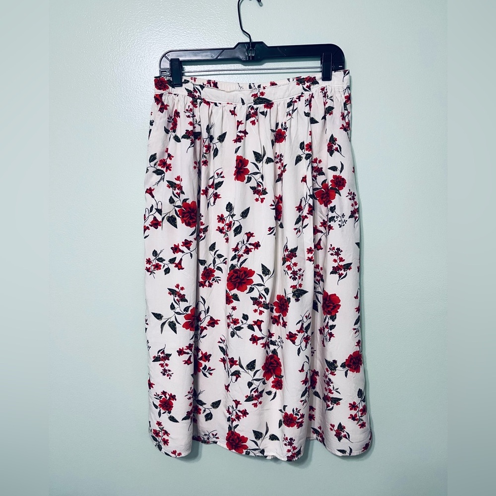 Old Navy  Floral A-Line Skirt size L viscose